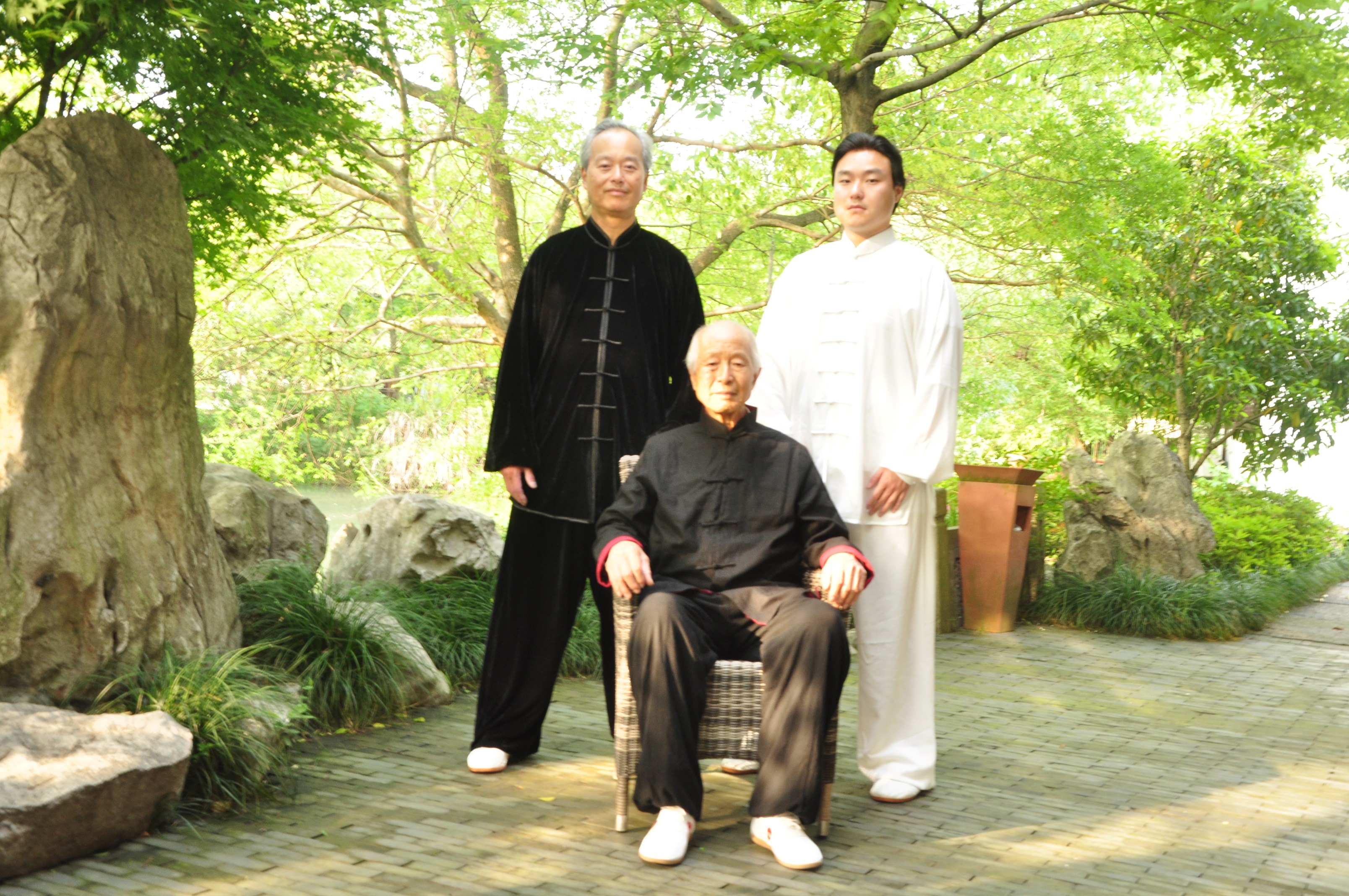 Fotografía de familia y maestros